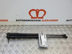 Usados Juego de amortiguadores de gas del portón trasero BMW 1 serie (F20) 116i 1.6 16V Precio de solicitud ofrecido por Alexander Autodemontage