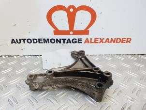 Used Alternator upper bracket Fiat Fiorino (225) 1.3 JTD 16V Multijet Price on request offered by Alexander Autodemontage