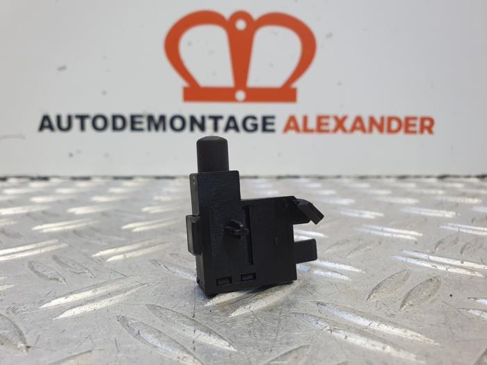 Gebrauchte Handbremse Schalter Seat Ibiza IV (6J5) 1.2 12V Preis € 15,00 Margenregelung angeboten von Alexander Autodemontage