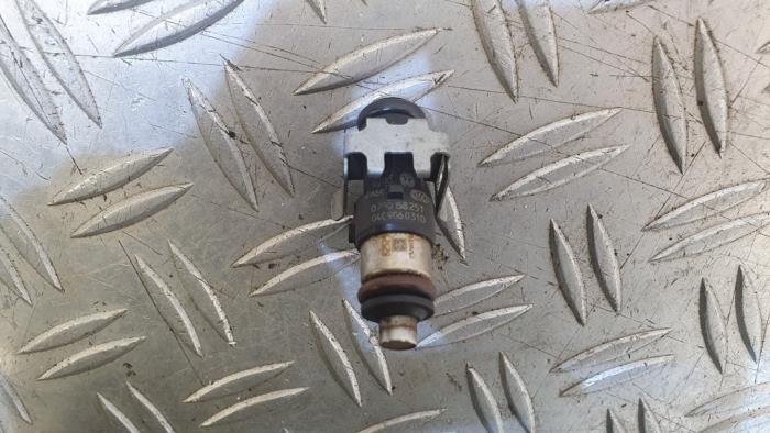 Injecteur Volkswagen Up! 1.0 04E906031H