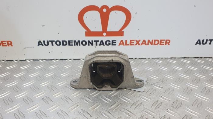 Usagé Support moteur Volkswagen Up! (121) 1.0 12V 75 Prix sur demande proposé par Alexander Autodemontage