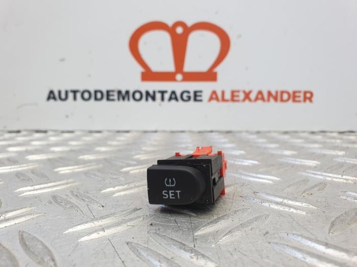 Begagnade Tryckströmvakt Seat Leon (1P1) 1.9 TDI 105 Pris € 9,99 Marginaltabell erbjuds av Alexander Autodemontage