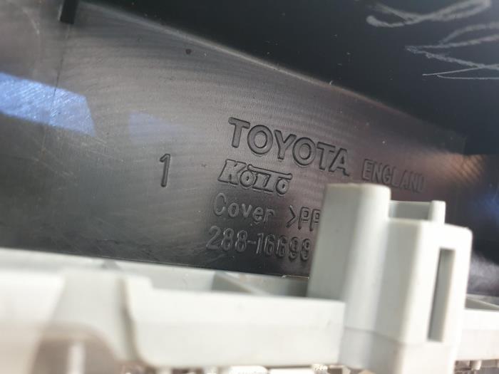 Feu de freinage supplémentaire centre d'un Toyota Yaris II (P9) 1.3 16V VVT-i 2007