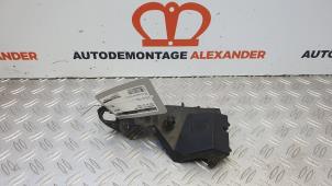 Used Front bumper bracket, left Audi Q5 (8RB) 2.0 TFSI 16V Quattro Price on request offered by Alexander Autodemontage