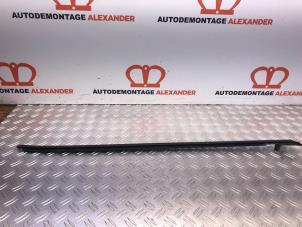 Used Rear window seal Volkswagen Polo V (6R) 1.2 TDI 12V BlueMotion Price on request offered by Alexander Autodemontage