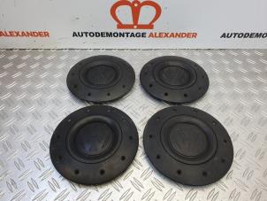 Used Wheel cover set Volkswagen Transporter T5 2.5 TDi Price on request offered by Alexander Autodemontage