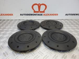 Used Wheel cover set Volkswagen Transporter T5 2.5 TDi Price on request offered by Alexander Autodemontage