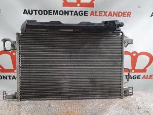 Klima Kondensor van een Mercedes-Benz C Sportcoupé (C203) 1.8 C-180K 16V 2003