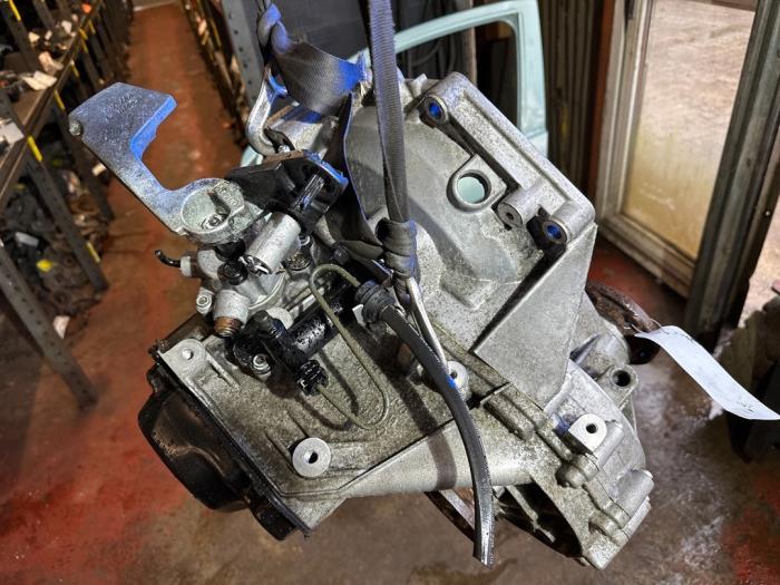 Gearbox Volkswagen Caddy III 2.0 SDI BST HFN