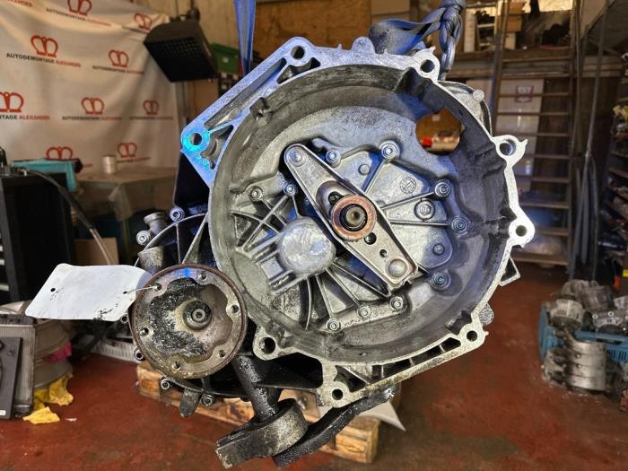 Gearbox Volkswagen Caddy III 2.0 SDI BST HFN