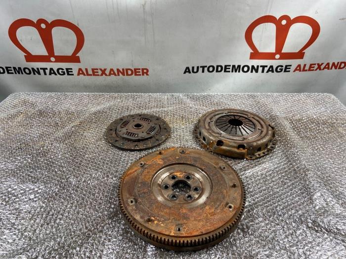 Used Clutch kit (complete) Volkswagen Polo V (6R) 1.2 12V Price € 120,00 Margin scheme offered by Alexander Autodemontage