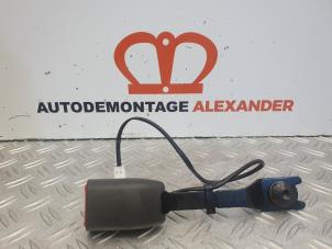 Used Front seatbelt buckle, left Chevrolet Spark (M300) 1.0 16V Bifuel Price on request offered by Alexander Autodemontage