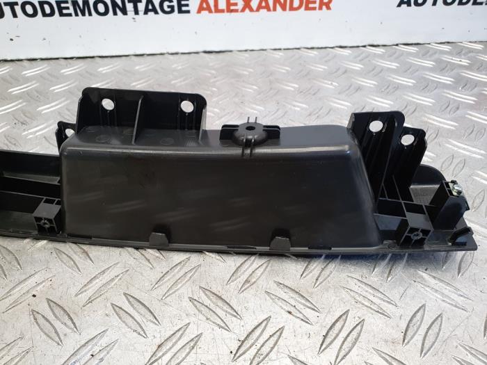 Electric window switch from a Chevrolet Spark (M300) 1.0 16V Bifuel 2010