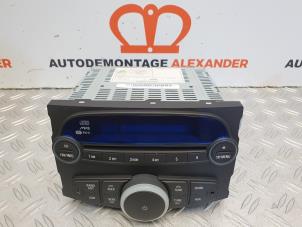 Używane Radioodtwarzacz CD Chevrolet Spark (M300) 1.0 16V Bifuel Cena € 180,00 Procedura marży oferowane przez Alexander Autodemontage