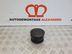 Used Dashboard vent Chevrolet Spark (M300) 1.0 16V Bifuel Price on request offered by Alexander Autodemontage