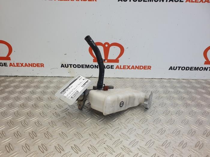 Used Master cylinder Hyundai i20 1.2i 16V Price on request offered by Alexander Autodemontage