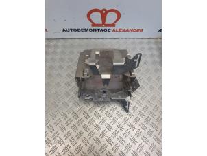 Used Radio cage Mercedes E (W211) 1.8 E-200 K 16V Price on request offered by Alexander Autodemontage