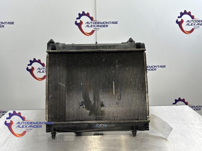 Usagé Radiateur Toyota Yaris II (P9) 1.3 16V VVT-i Prix € 50,00 Règlement à la marge proposé par Alexander Autodemontage