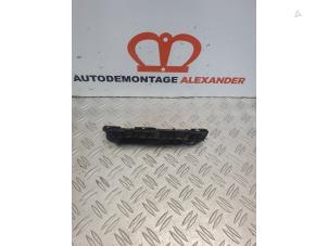Used Front bumper bracket, left Toyota Yaris II (P9) 1.3 16V VVT-i Price on request offered by Alexander Autodemontage