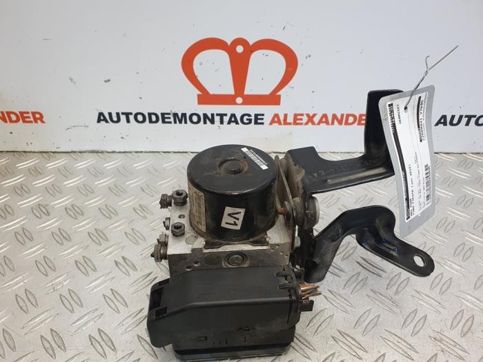 Begagnade ABS-pump Ford Fiesta 6 (JA8) 1.25 16V Pris € 37,99 Marginaltabell erbjuds av Alexander Autodemontage