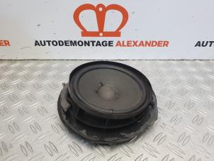 Used Speaker Mercedes E (W211) 2.2 E-200 CDI 16V Price on request offered by Alexander Autodemontage