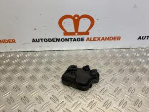 Used Afdekkap koplamp links Volkswagen Polo V (6R) 1.2 TDI 12V BlueMotion Price € 15,00 Margin scheme offered by Alexander Autodemontage