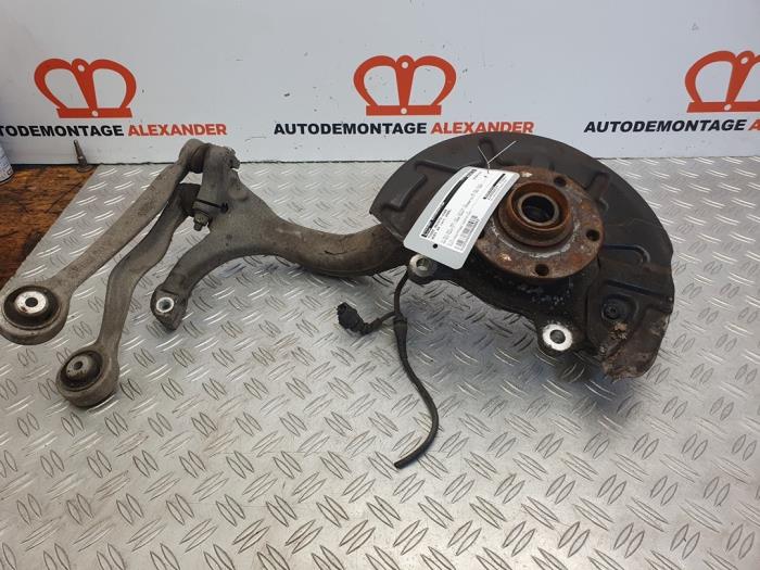 Knuckle, front right Audi A4 2.0 TDI 16V 8E0615312
