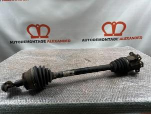 Usados Eje de transmisión derecha delante Audi A4 (B7) 2.0 TDI 16V Precio de solicitud ofrecido por Alexander Autodemontage