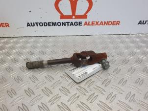 Used Transmission shaft universal joint Renault Clio IV (5R) 0.9 Energy TCE 90 12V Price on request offered by Alexander Autodemontage
