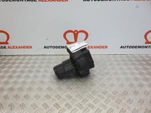 Used Exhaust air pump Mercedes ML I (163) 3.2 320 V6 18V Price on request offered by Alexander Autodemontage