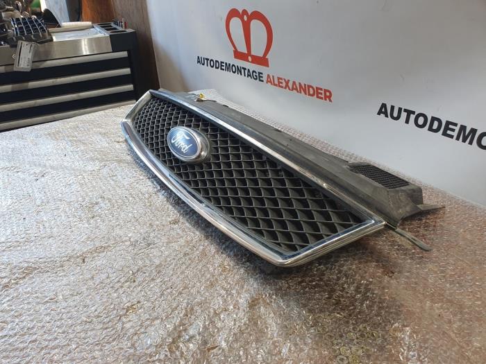 Używane Grill Ford Focus C-Max 1.8 TDCi 16V Cena na żądanie oferowane przez Alexander Autodemontage