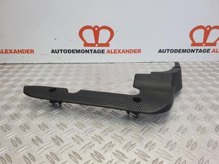 Gebrauchte Abdeckblech Motor Seat Leon (1M1) 1.9 SDI 68 Preis auf Anfrage angeboten von Alexander Autodemontage