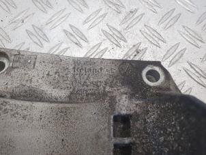 Support dynamo bas d'un Seat Leon (1M1) 1.9 SDI 68 2001
