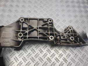 Support dynamo bas d'un Seat Leon (1M1) 1.9 SDI 68 2001