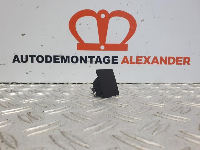 Begagnade Ljussensor Volkswagen Polo V (6R) 1.4 TDI DPF BlueMotion technology Pris på förfrågan erbjuds av Alexander Autodemontage