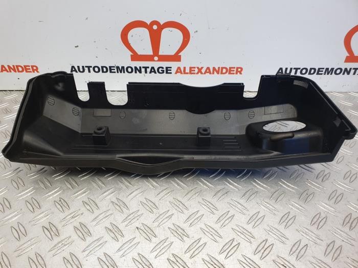 Gebrauchte Abdeckblech Motor BMW 1 serie (E87/87N) 120i 16V Preis € 25,00 Margenregelung angeboten von Alexander Autodemontage
