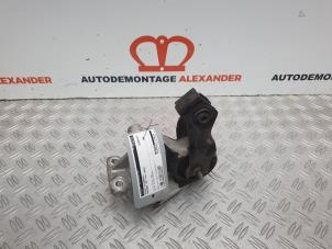Used Support (miscellaneous) Peugeot 307 (3A/C/D) 2.0 HDi 90 Price € 50,00 Margin scheme offered by Alexander Autodemontage
