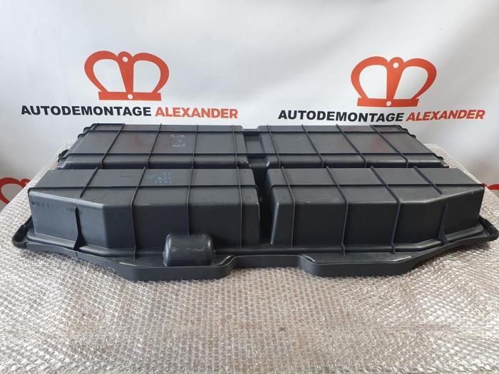 Floor panel load area from a Mitsubishi Space Star (A0) 1.2 12V 2018