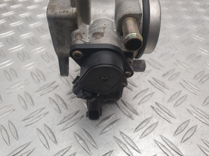 Throttle body Toyota Yaris II 1.3 16V VVT-i - 222100J010 2SZFE PIERBURG