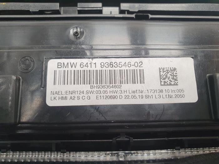 Panel de control de calefacción de un BMW 3 serie Touring (F31) 318i 1.5 TwinPower Turbo 12V 2019