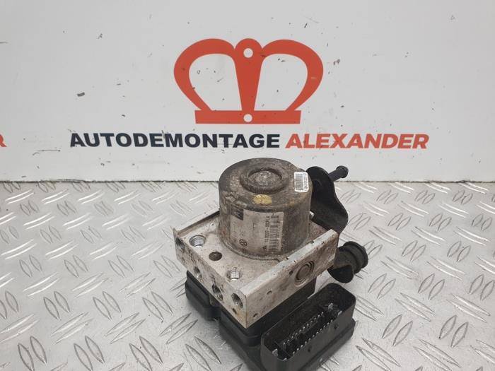 Usagé Pompe ABS Volkswagen Golf V Variant (1K5) 1.9 TDI Prix € 120,00 Règlement à la marge proposé par Alexander Autodemontage