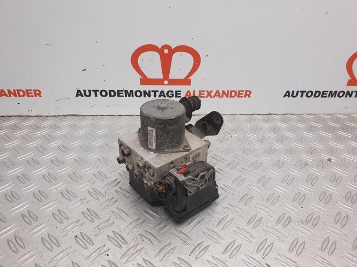 Begagnade ABS-pump Volkswagen Passat (3C2) 1.4 TSI 16V Pris € 120,00 Marginaltabell erbjuds av Alexander Autodemontage