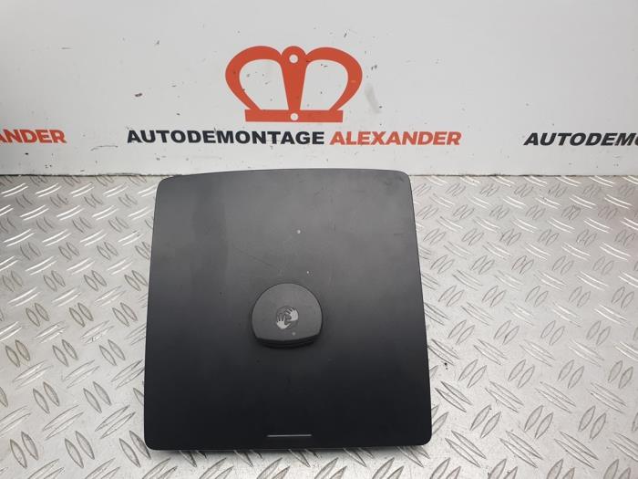 Używane Schowek Volkswagen Touran (1T1/T2) 2.0 FSI 16V Cena na żądanie oferowane przez Alexander Autodemontage