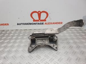 Used Gearbox mount Mercedes E (W212) E-220 CDI 16V BlueEfficiency Price € 40,00 Margin scheme offered by Alexander Autodemontage