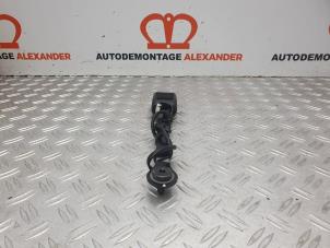 Used Rear seatbelt buckle, left Nissan Qashqai (J11) 1.6 dCi Price on request offered by Alexander Autodemontage