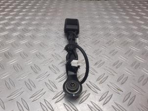 Used Rear seatbelt buckle, right Nissan Qashqai (J11) 1.6 dCi Price on request offered by Alexander Autodemontage