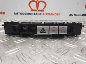Usados Interruptor de luz de pánico Mercedes C (W204) 2.2 C-180 CDI 16V BlueEFFICIENCY Precio de solicitud ofrecido por Alexander Autodemontage