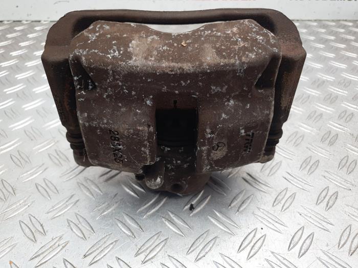 Front brake calliper, left from a Mercedes-Benz C (W204) 2.2 C-180 CDI 16V BlueEFFICIENCY 2013