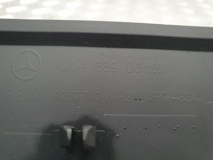 Embellecedor de cuentakilómetros de un Mercedes-Benz C (W204) 2.2 C-180 CDI 16V BlueEFFICIENCY 2013