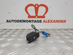 Gebrauchte AUX / USB-Anschluss Mercedes C (W204) 2.2 C-180 CDI 16V BlueEFFICIENCY Preis auf Anfrage angeboten von Alexander Autodemontage